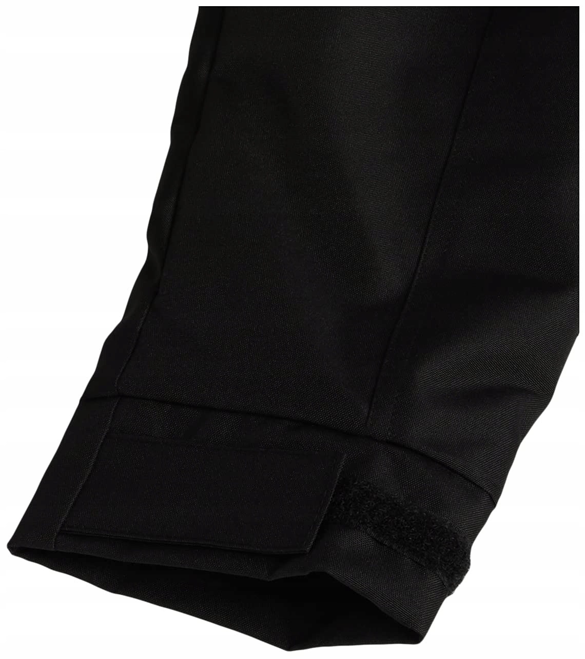 Praktyczne kieszenie i regulacje