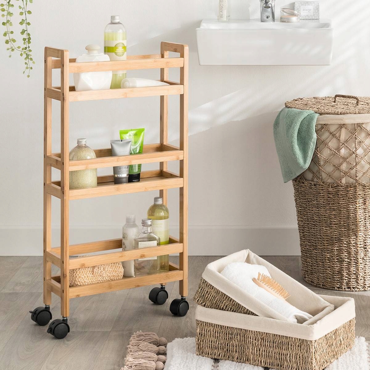 Mobilność i funkcjonalność – 3 półki do przechowywania