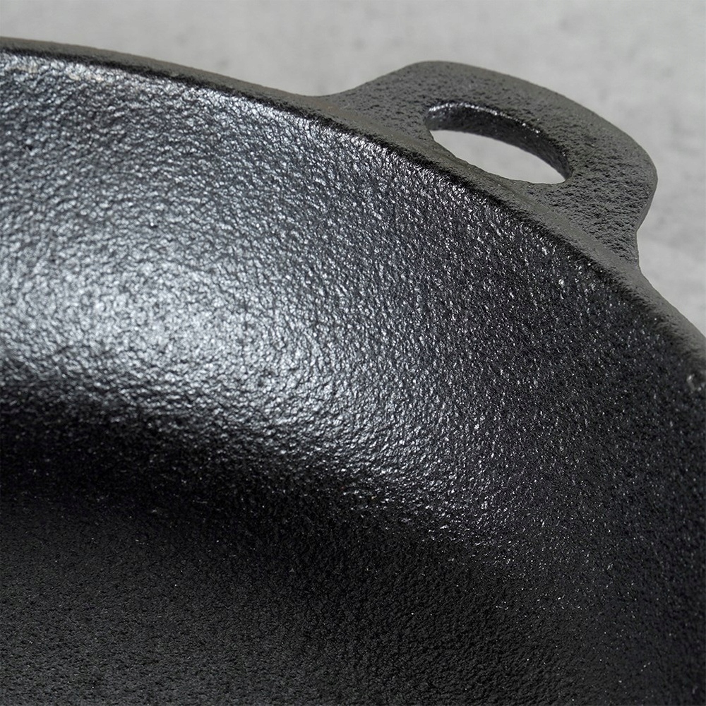 Patelnia Vilde Patelnia żeliwna CAST LINE 28 cm – Idealne narzędzie do gotowania