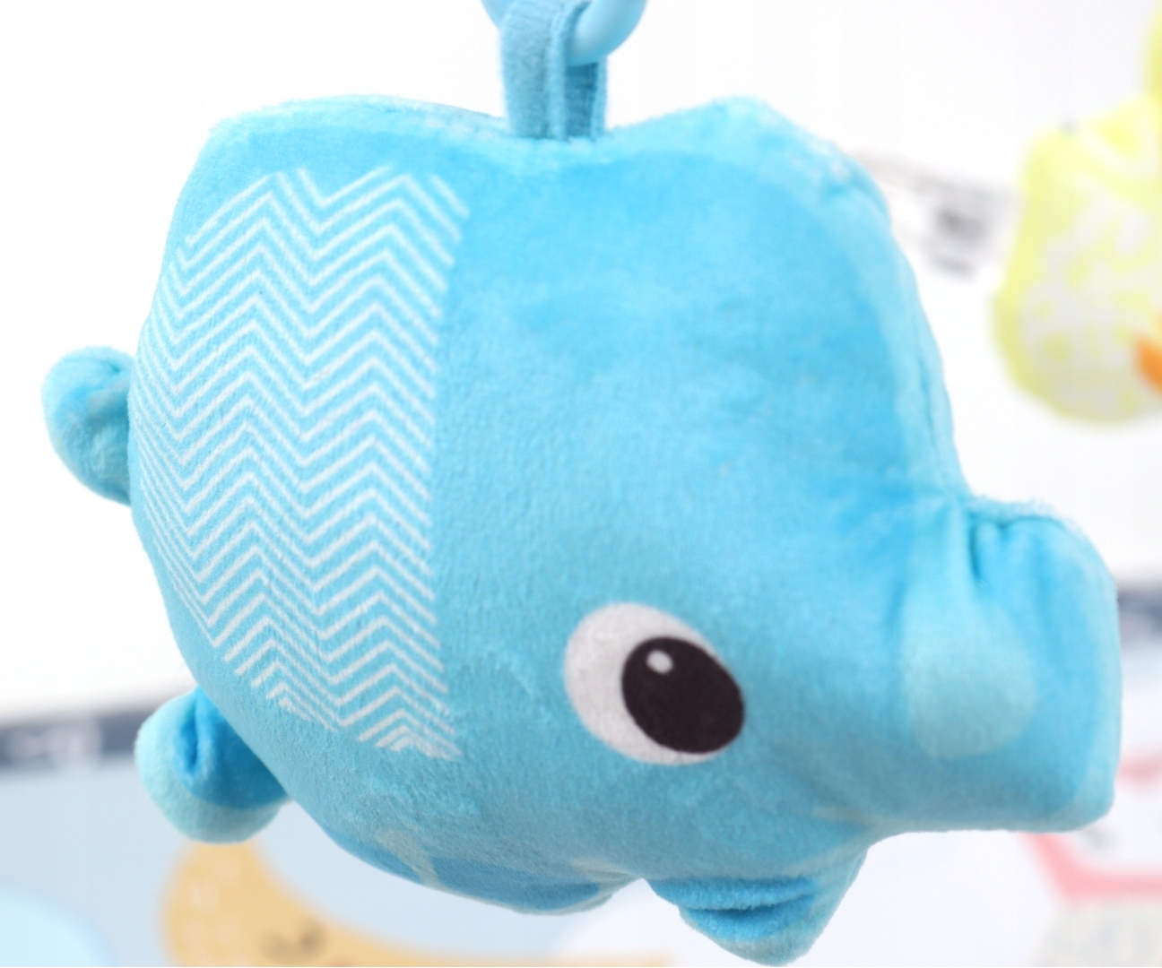 Innowacyjna mata edukacyjna z funkcją kojca