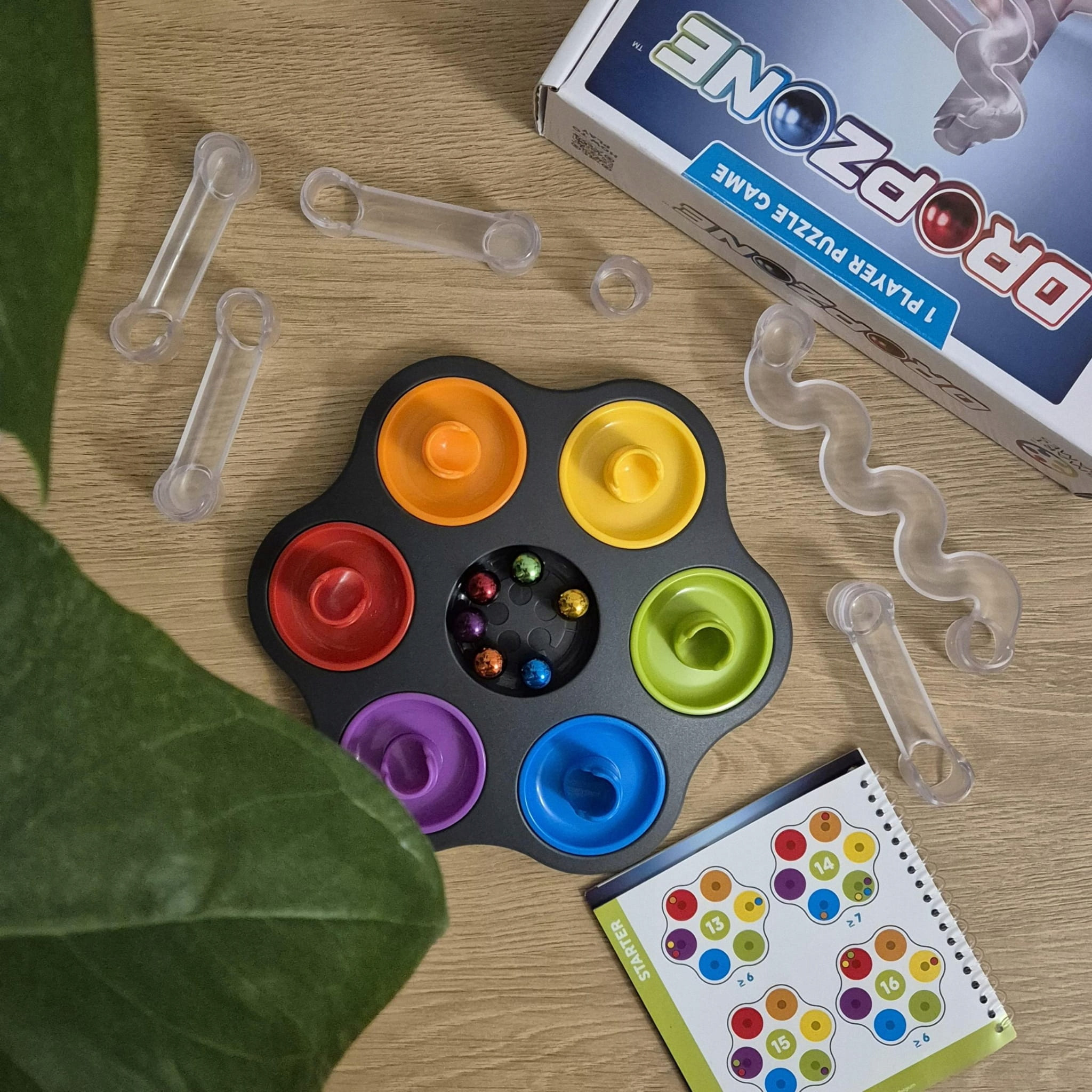 Unikalny system przezroczystych torów – hipnotyzujące ścieżki dla kulek