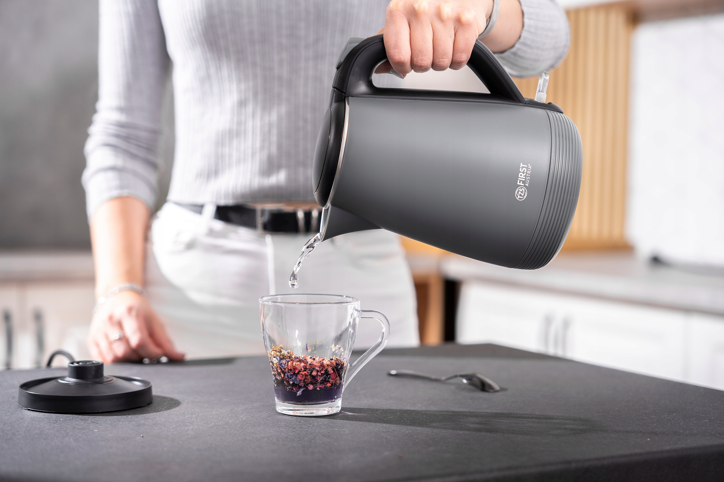 Wnętrze ze stali nierdzewnej – trwałość i higiena