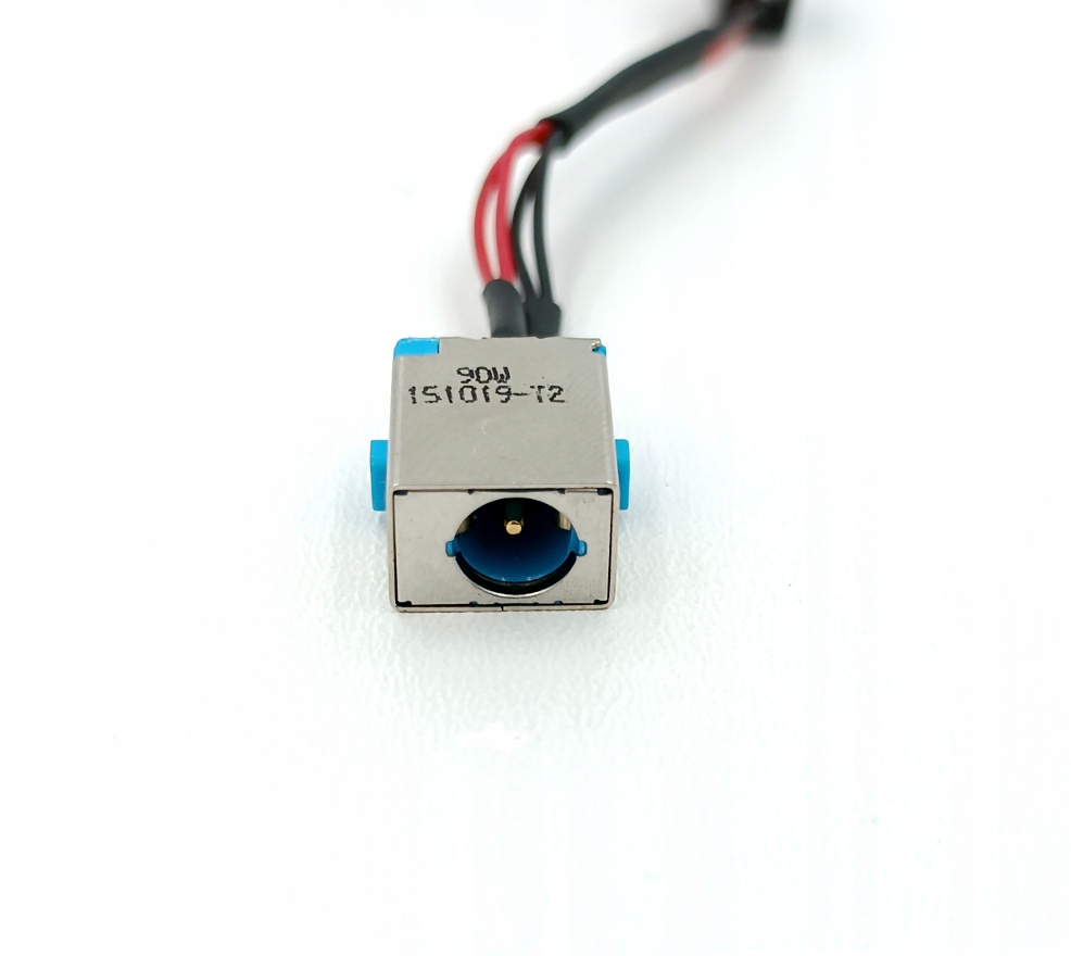 Wysoka jakość wykonania gniazda zasilania