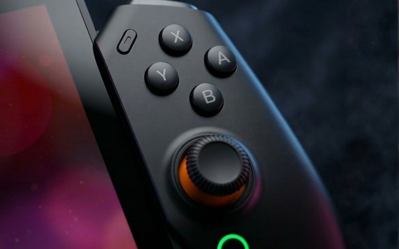 Zbliżenie na prawą stronę kontrolera YAXO Evo Deck z przyciskami ABXY i gałką analogową