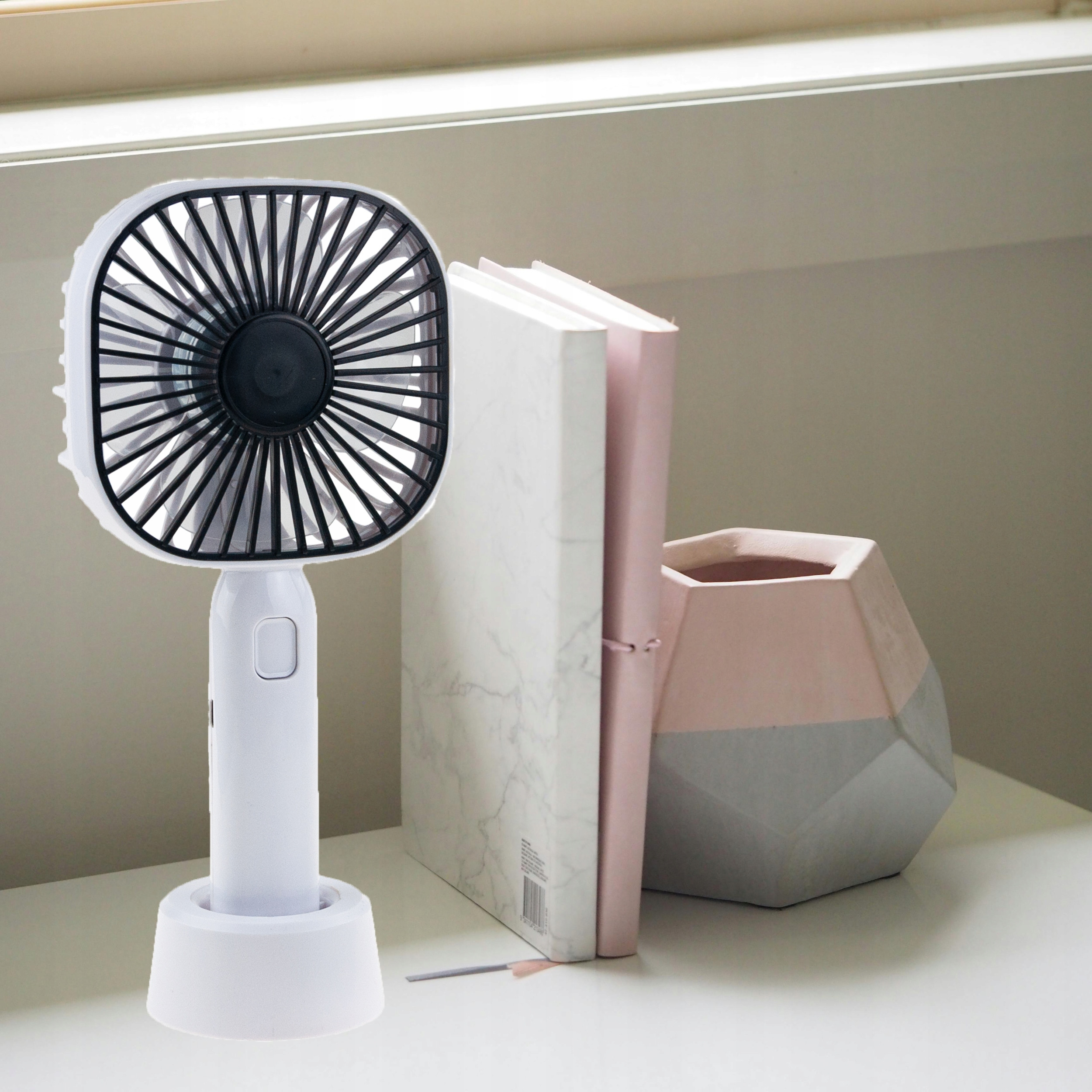 Zasilanie akumulatorowe i USB – używaj wszędzie