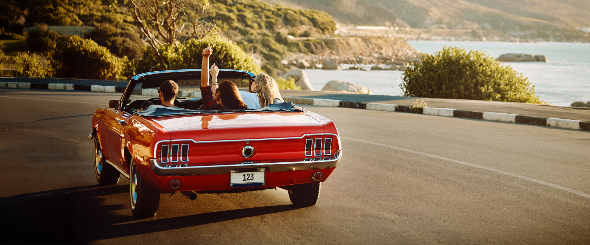 Funkcje głośnomówiące – Wbudowany mikrofon dla wygody