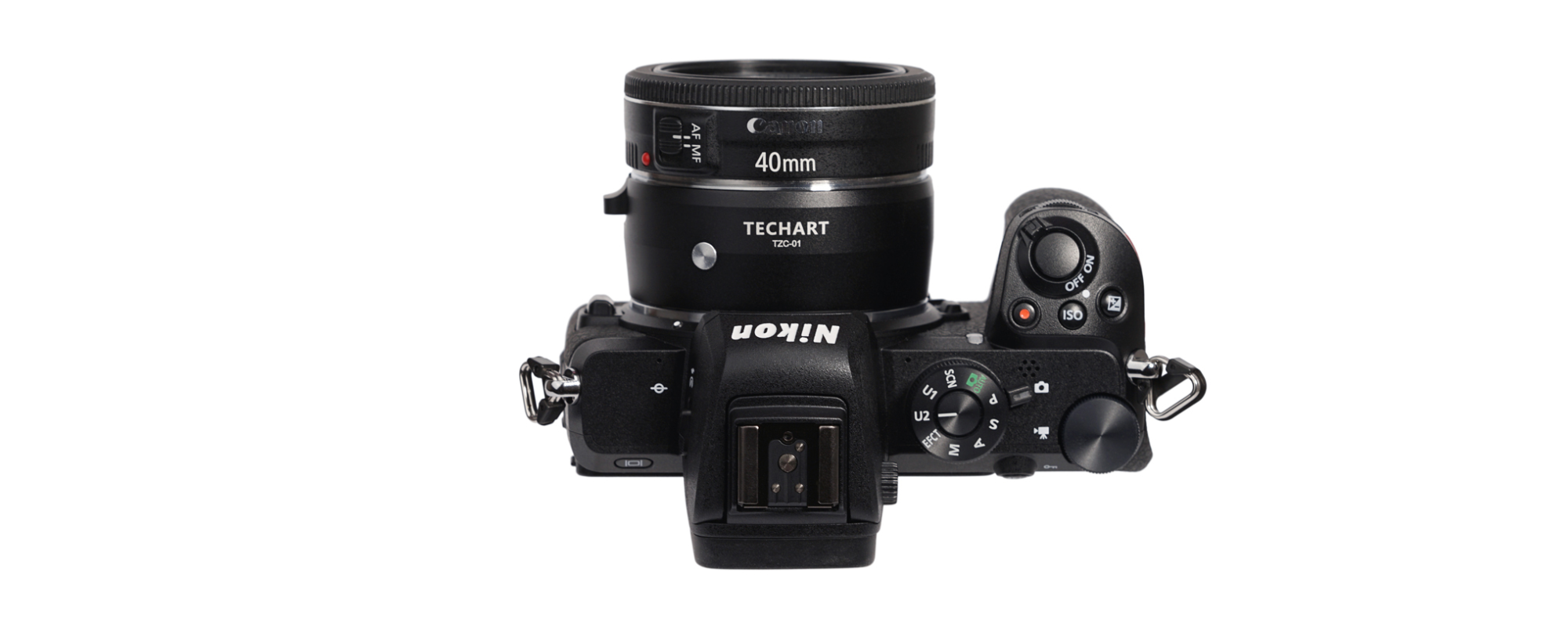 Adapter bagnetowy Techart TZC-01 zamocowany na aparacie Nikon Z z obiektywem Canon 40 mm