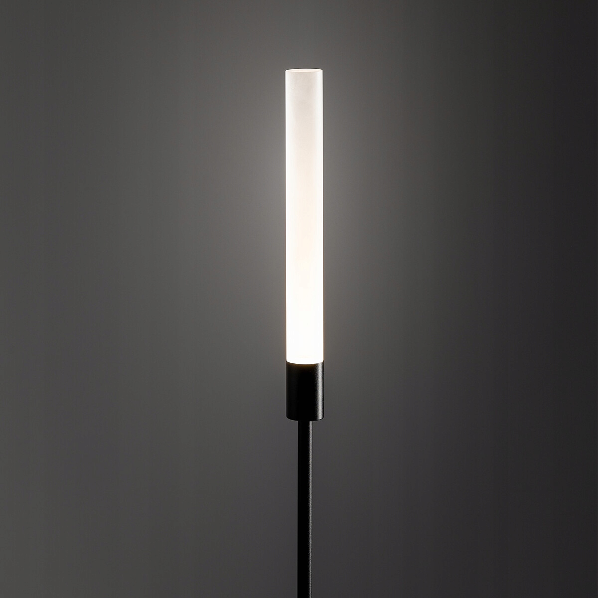 Nowoczesny design i funkcjonalność lampy Zola LED