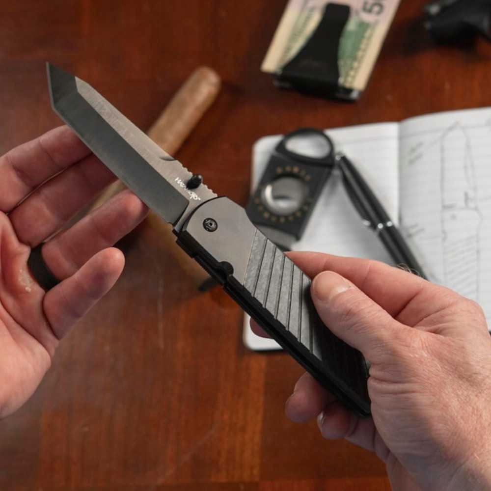 Ergonomiczna rączka z włókna węglowego – Pewny chwyt w każdej sytuacji