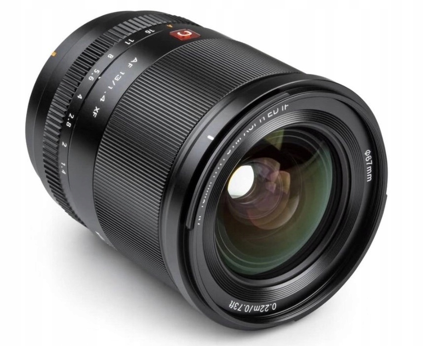 Wygodne nakręcanie filtrów o średnicy 67 mm