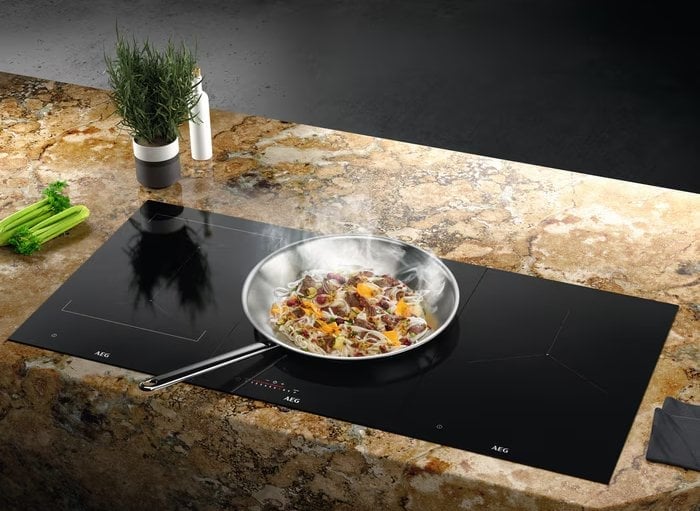 Płyta grzewcza AEG-Electrolux AEG IKE42640KB – Nowoczesna płyta indukcyjna Crystalline Slim-Fit 36 cm