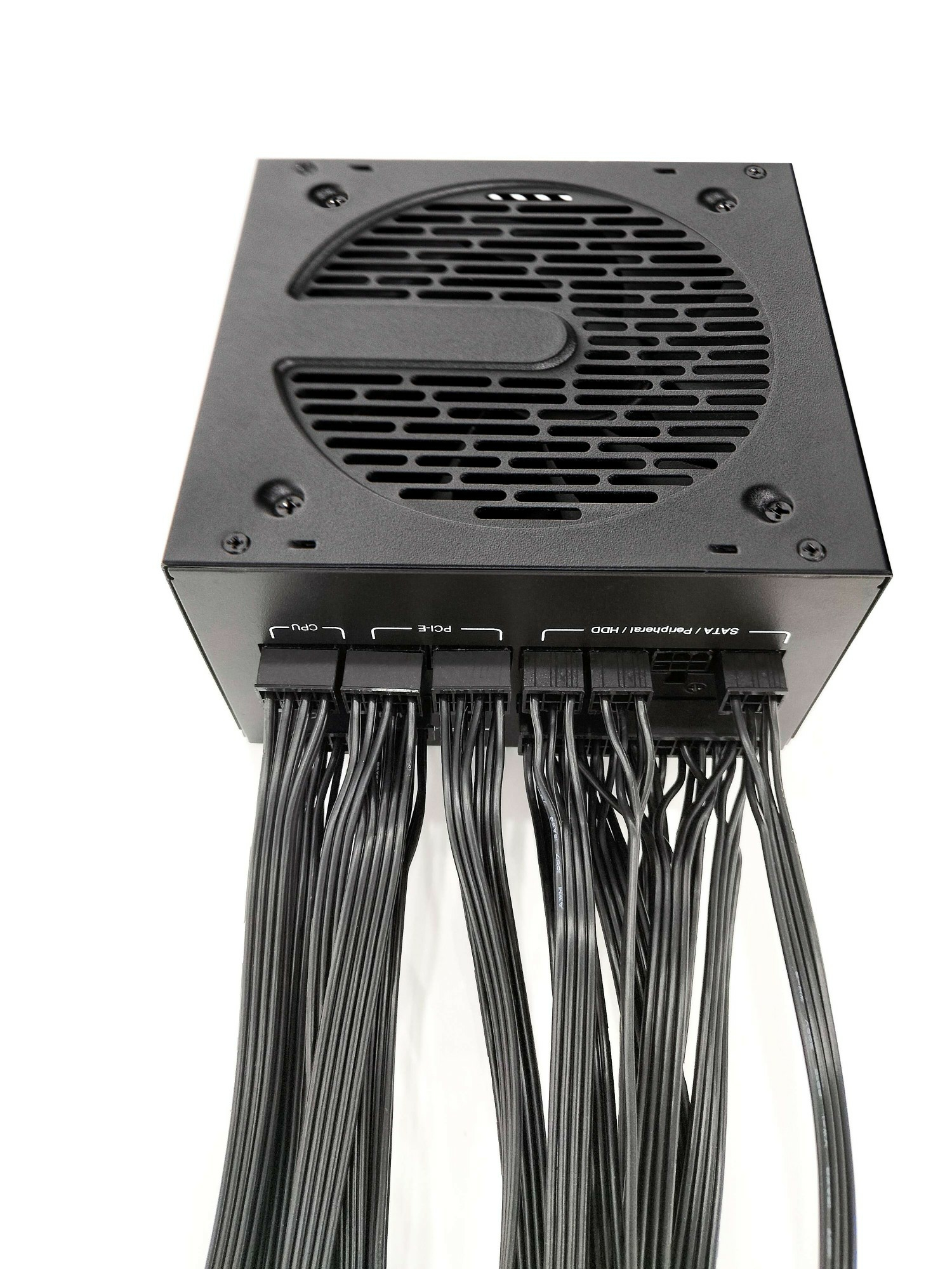 Podwójny przewód wysokoprądowy +12 V dla lepszej wydajności