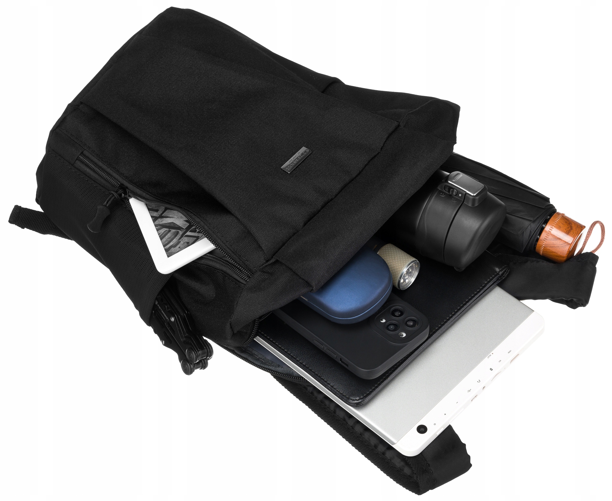 Wysoka funkcjonalność i pojemność - plecak z jedną komorą i dodatkowymi kieszeniami