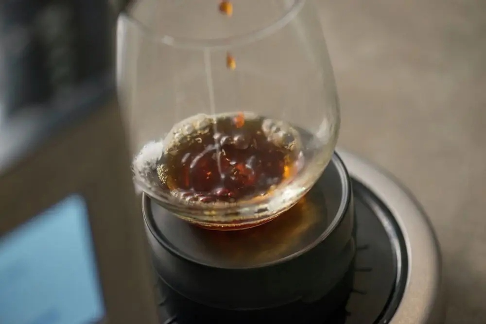 Praktyczna głowica do równomiernej dystrybucji kawy