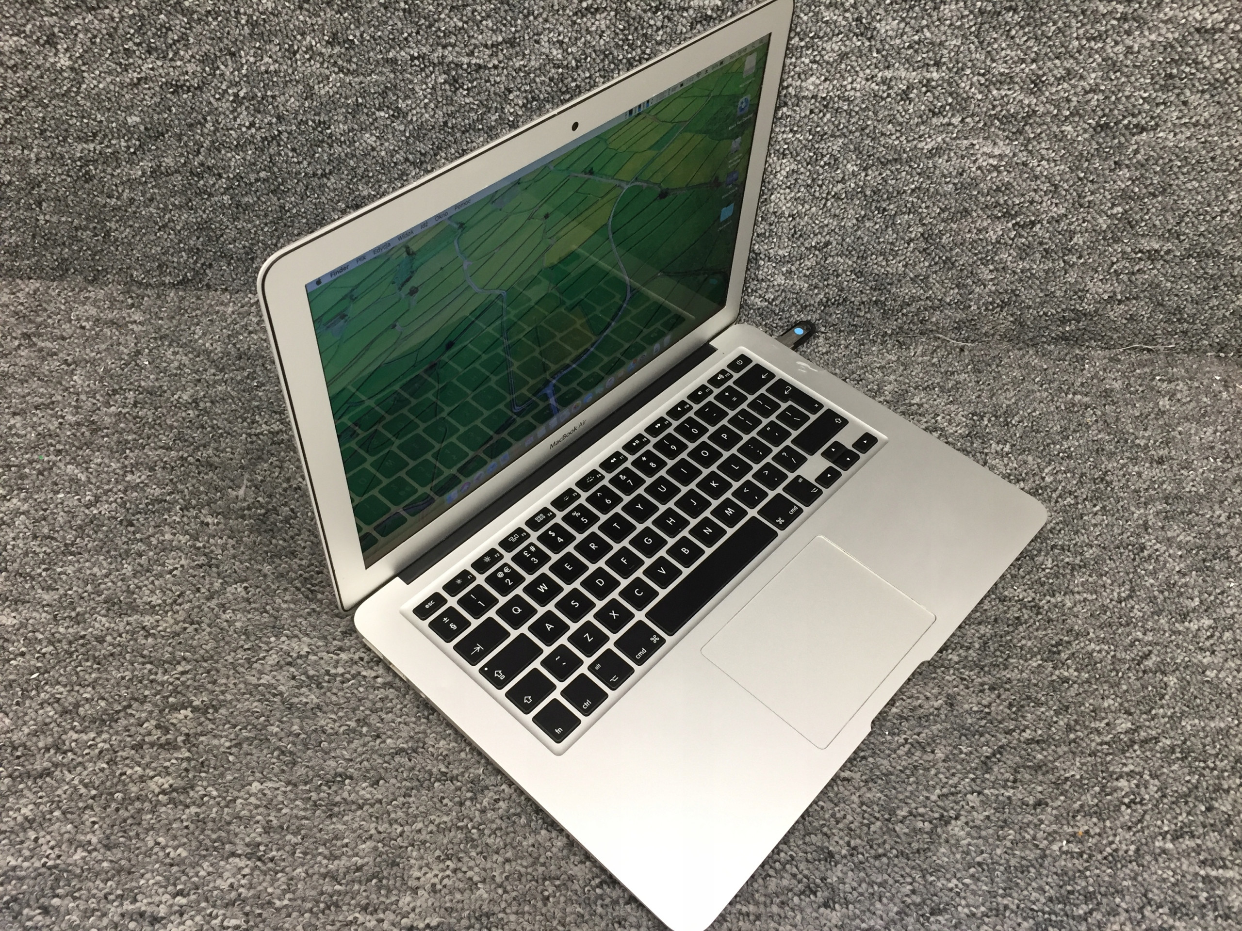 Długi czas pracy na baterii – Nawet do 18 godzin