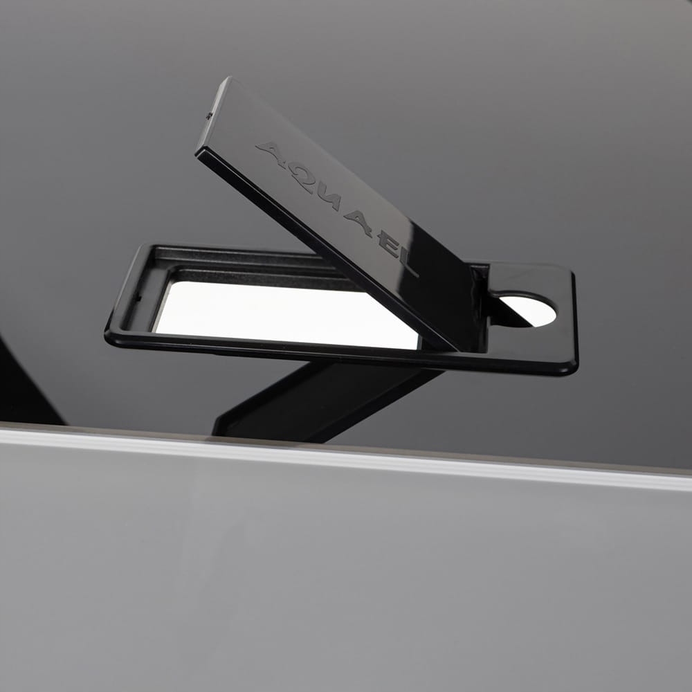 Wygodna pokrywa z dostępem do wnętrza akwarium