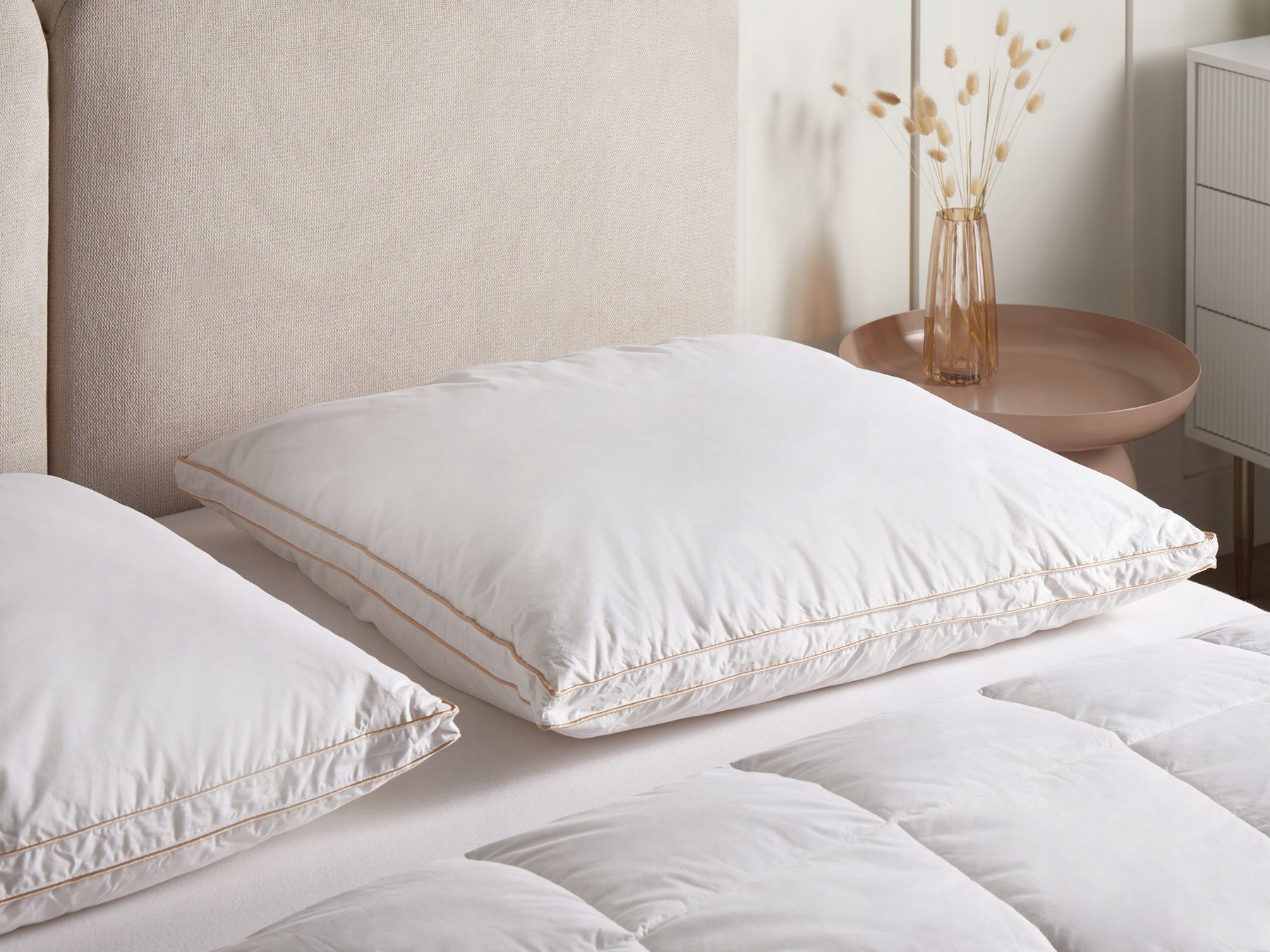 Poduszka trzykomorowa ETNA Niska – Komfortowy sen z kaczym puchem