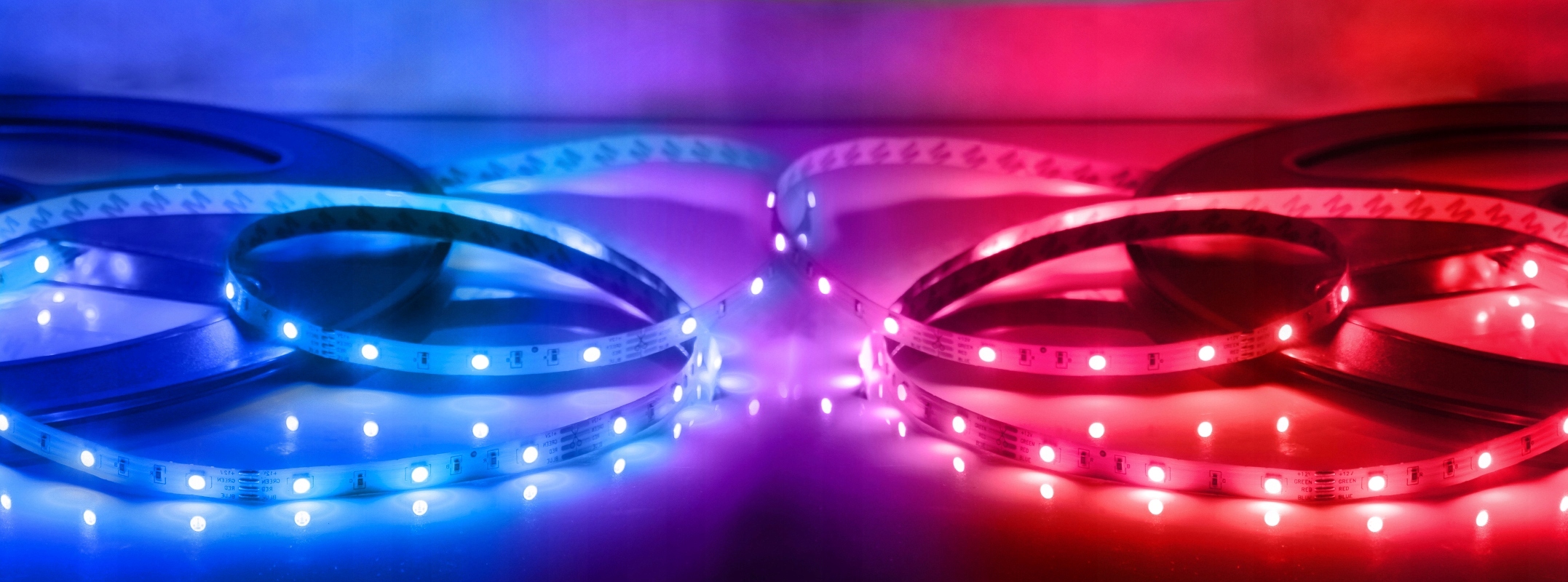 Wielokolorowe oświetlenie RGB i białe