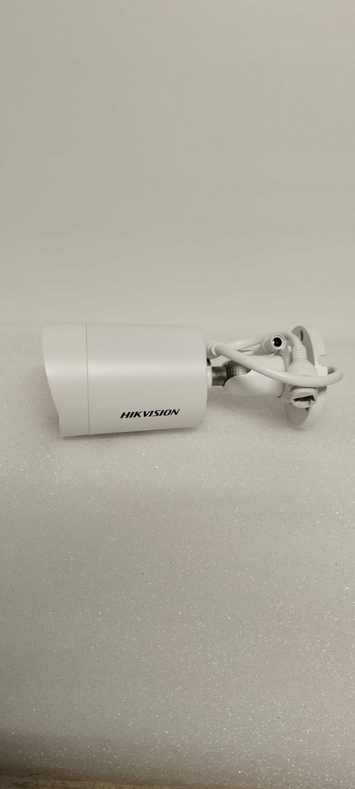 Kamera IP Hikvision DS-2CD2043G2-LI2U (2.8mm) – Doskonałe rozwiązanie dla Twojego bezpieczeństwa
