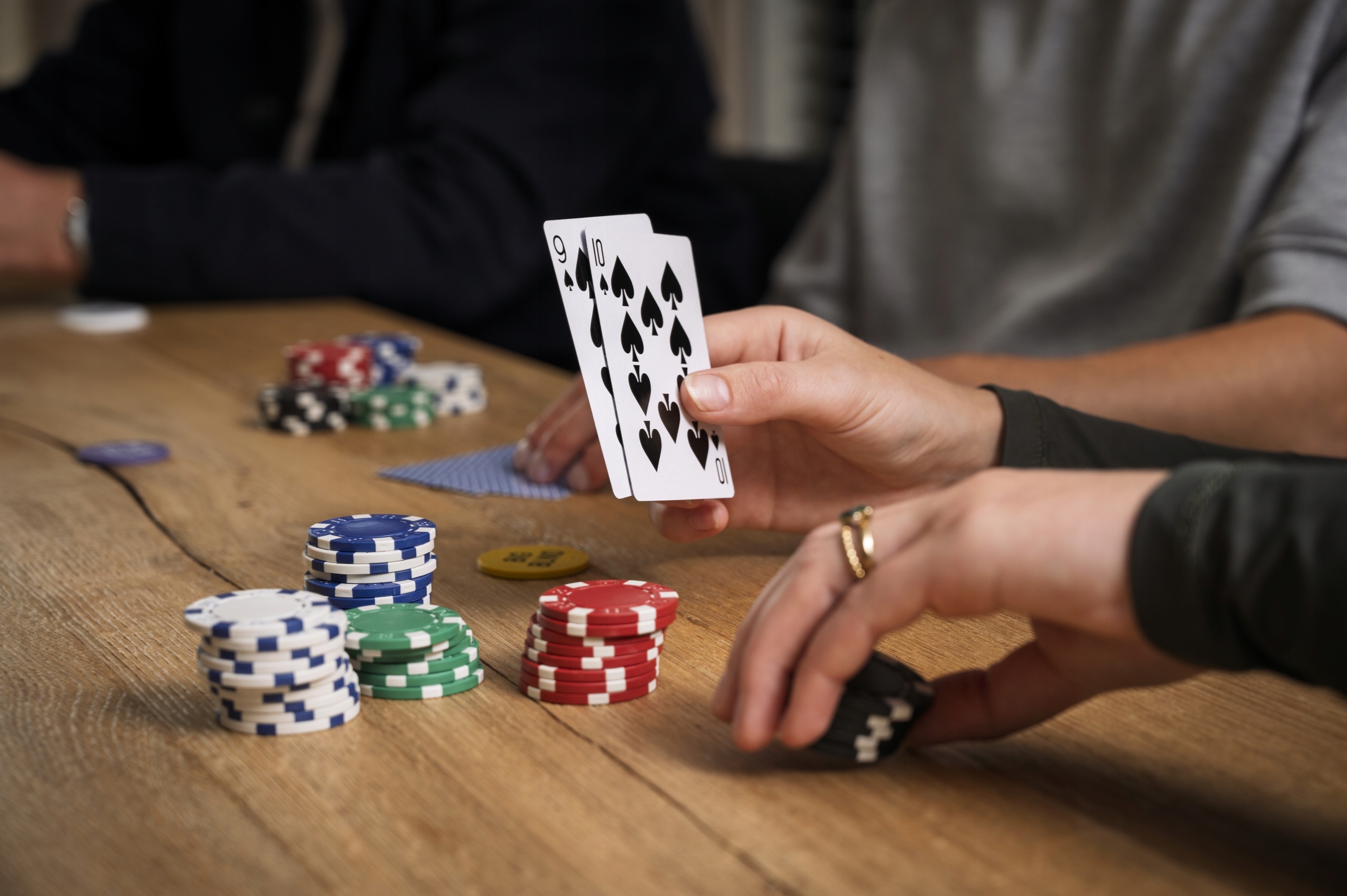 Zawartość zestawu: karty, żetony i akcesoria