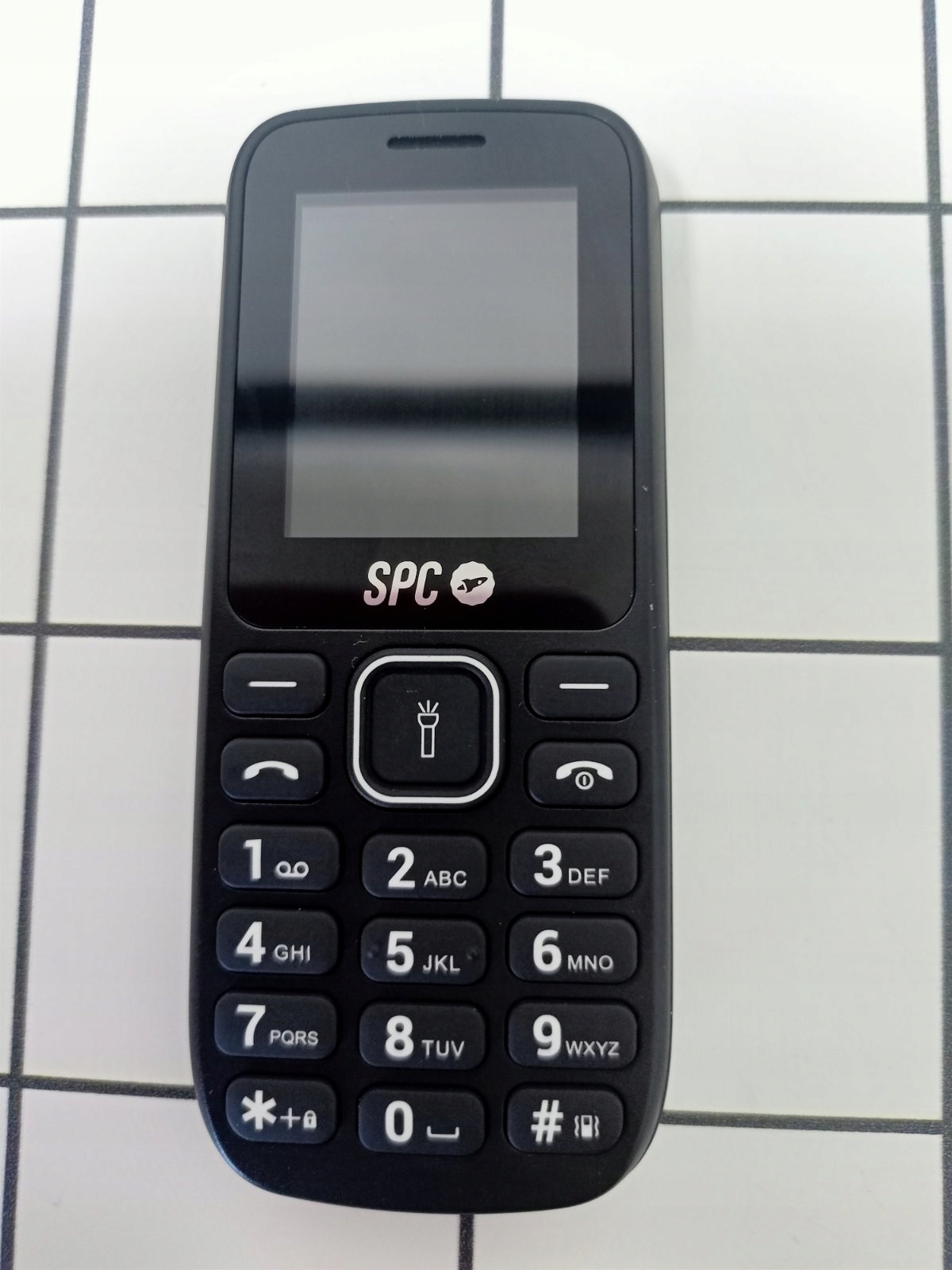 Ekran 1.77 i obsługa Dual SIM