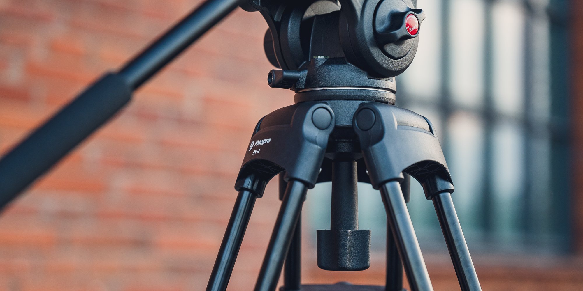 Statyw Fotopro P-2 z głowicą kulową P-2H - czarny
