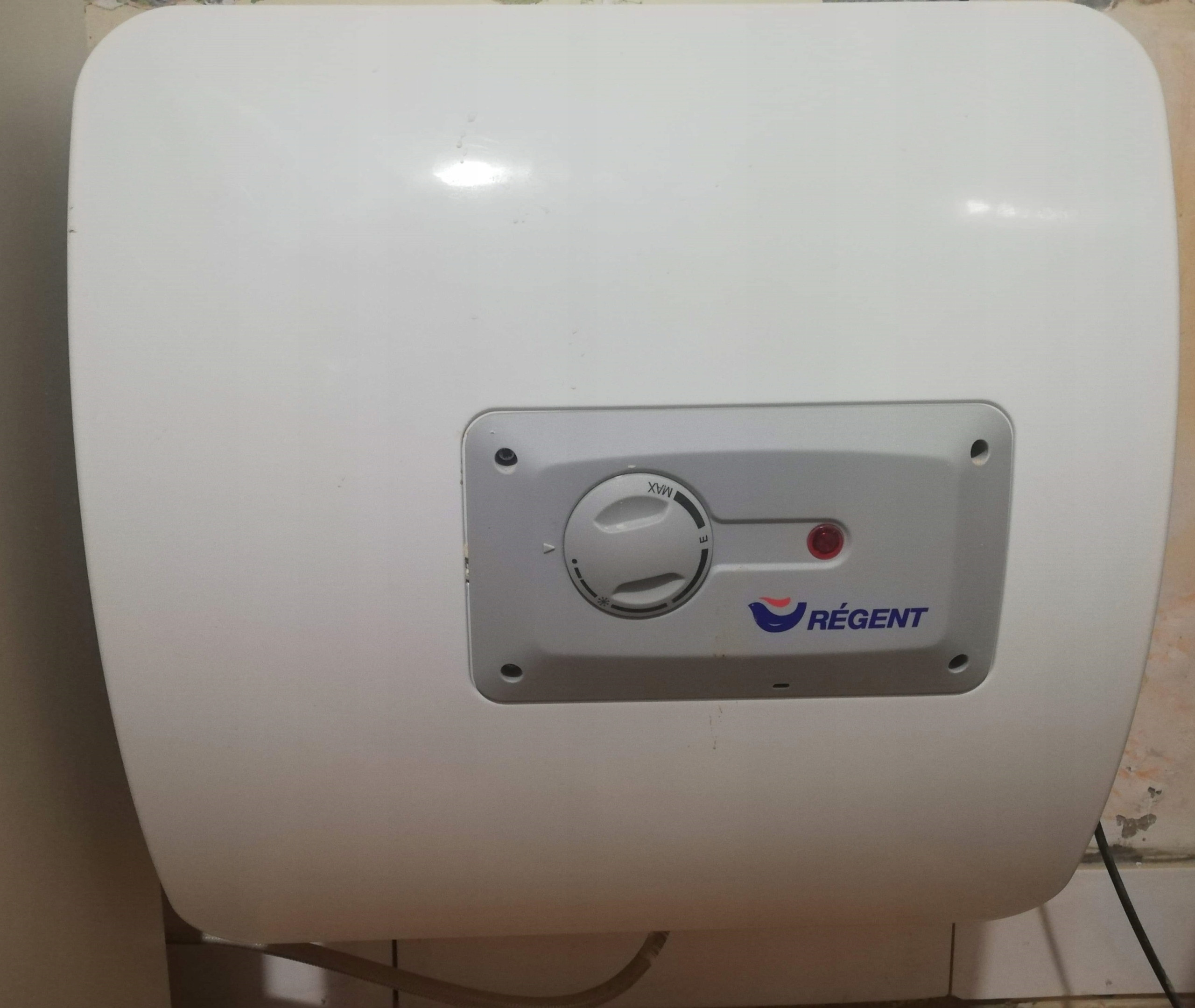 Kompaktowy design idealny do łazienek i kuchni