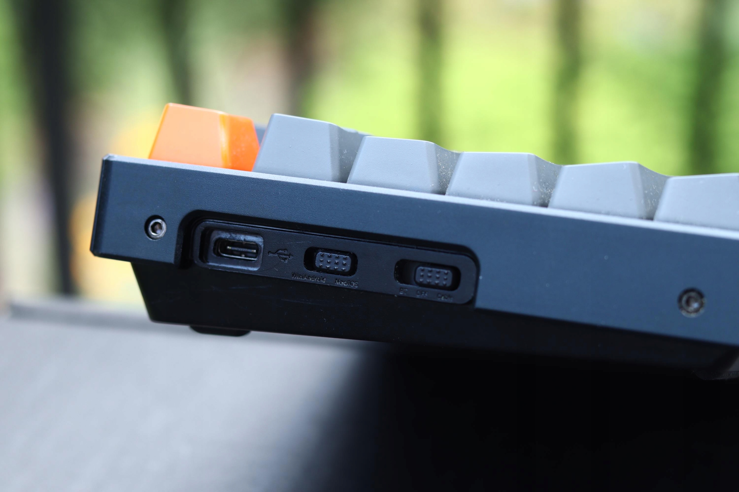 Bezprzewodowa klawiatura TKL – Wygoda i mobilność