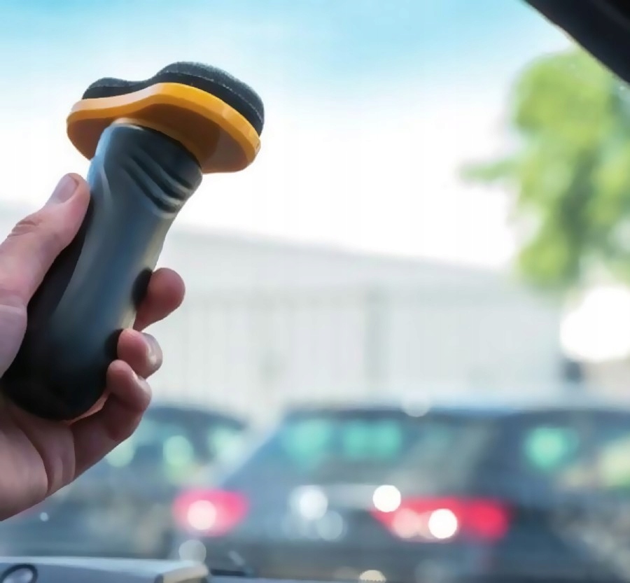 Łatwa aplikacja dzięki wbudowanej gąbce