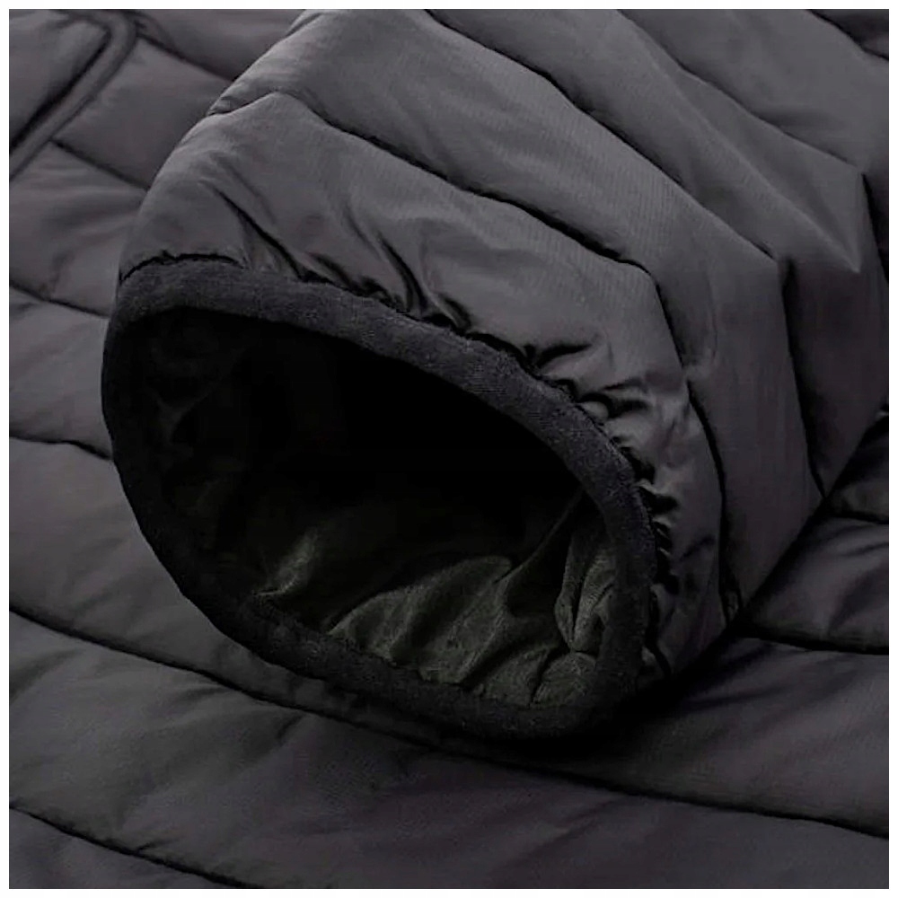 Wygodne kieszenie i zasilanie USB – praktyczność na pierwszym miejscu