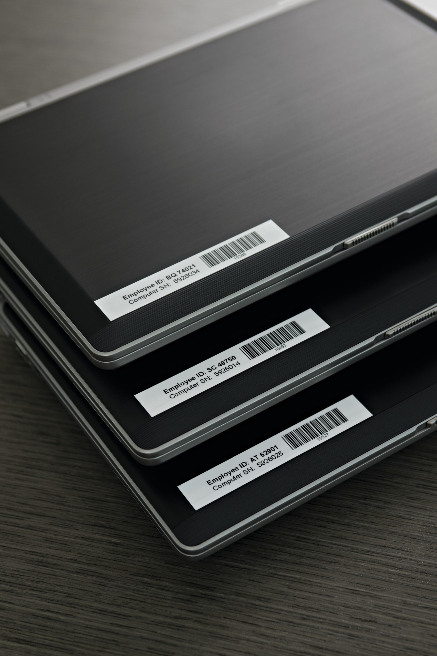 Połączenie z komputerem PC i Mac dla personalizacji etykiet