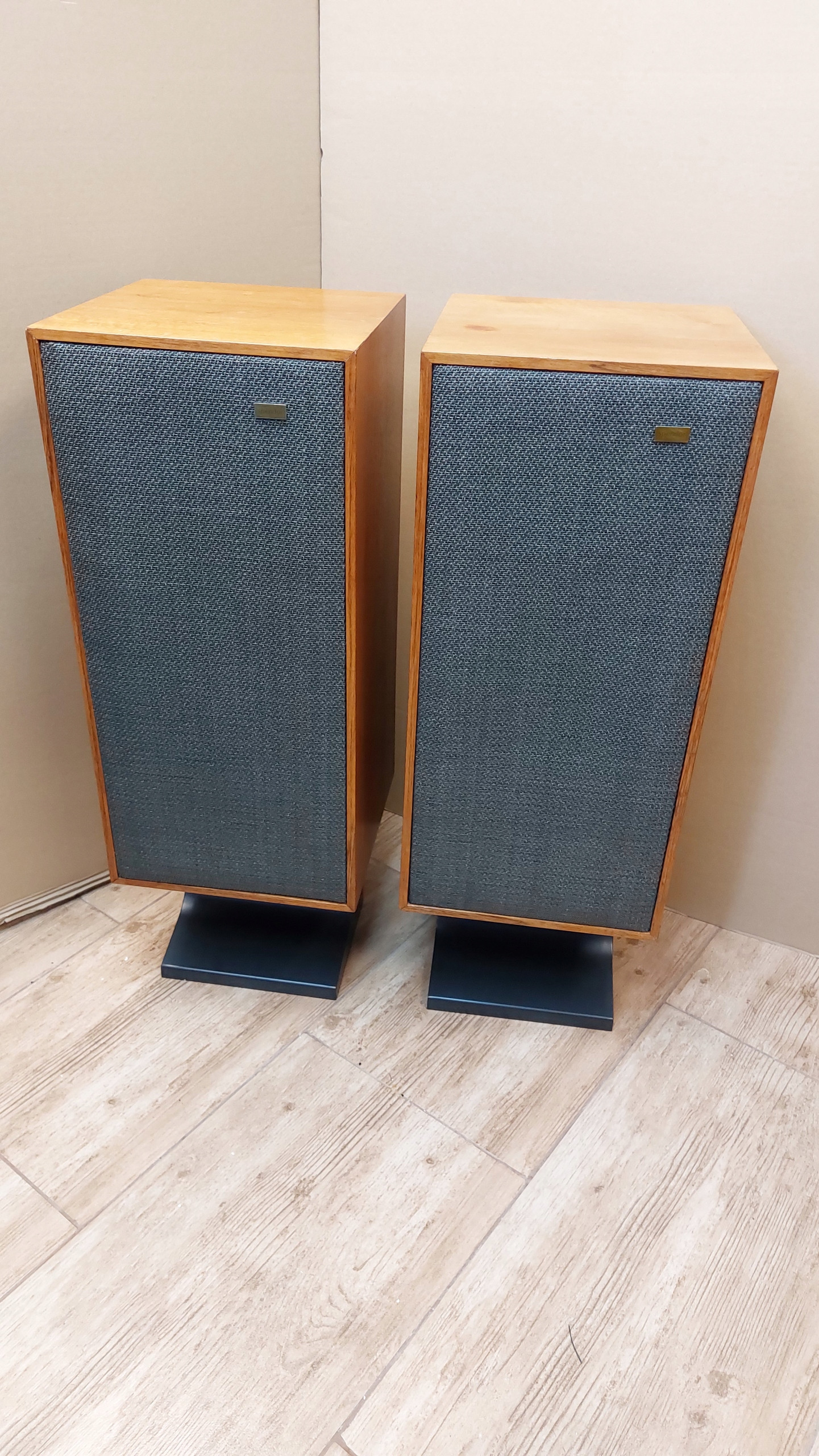 Monitor Audio Bronze 200 – Doskonałe kolumny podłogowe do Twojego systemu audio