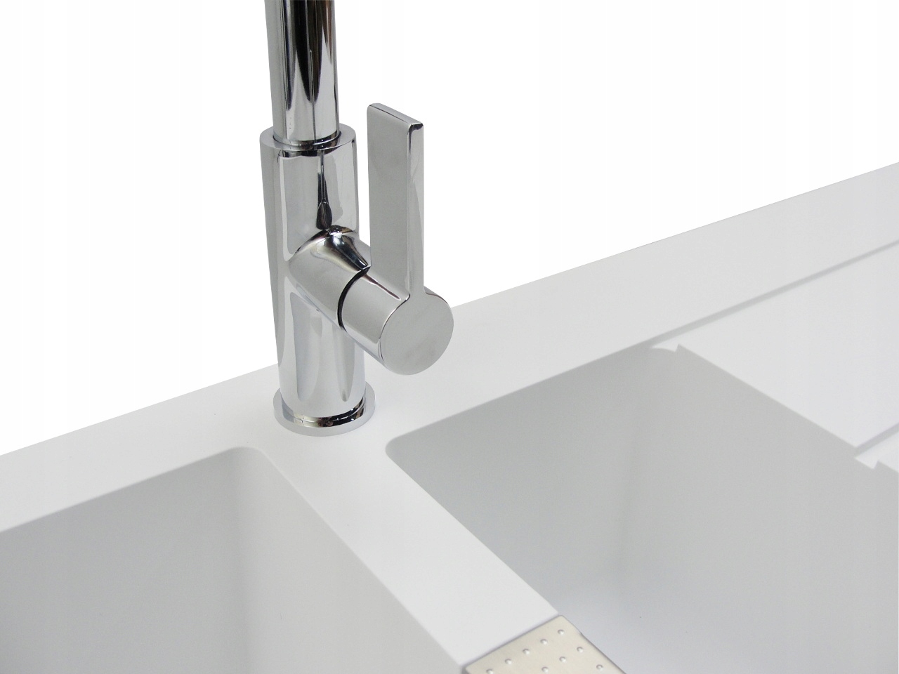 Funkcja wolnego opadania deski WC – komfort i bezpieczeństwo