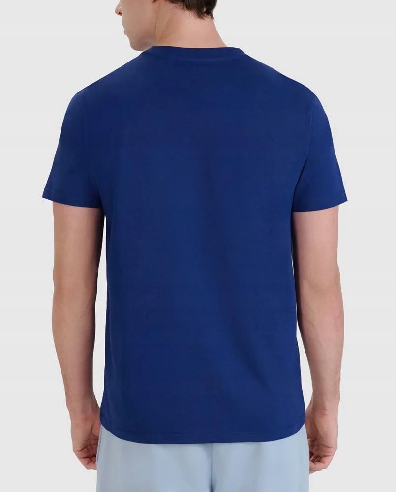 Modny granatowy kolor – Uniwersalność w każdej stylizacji