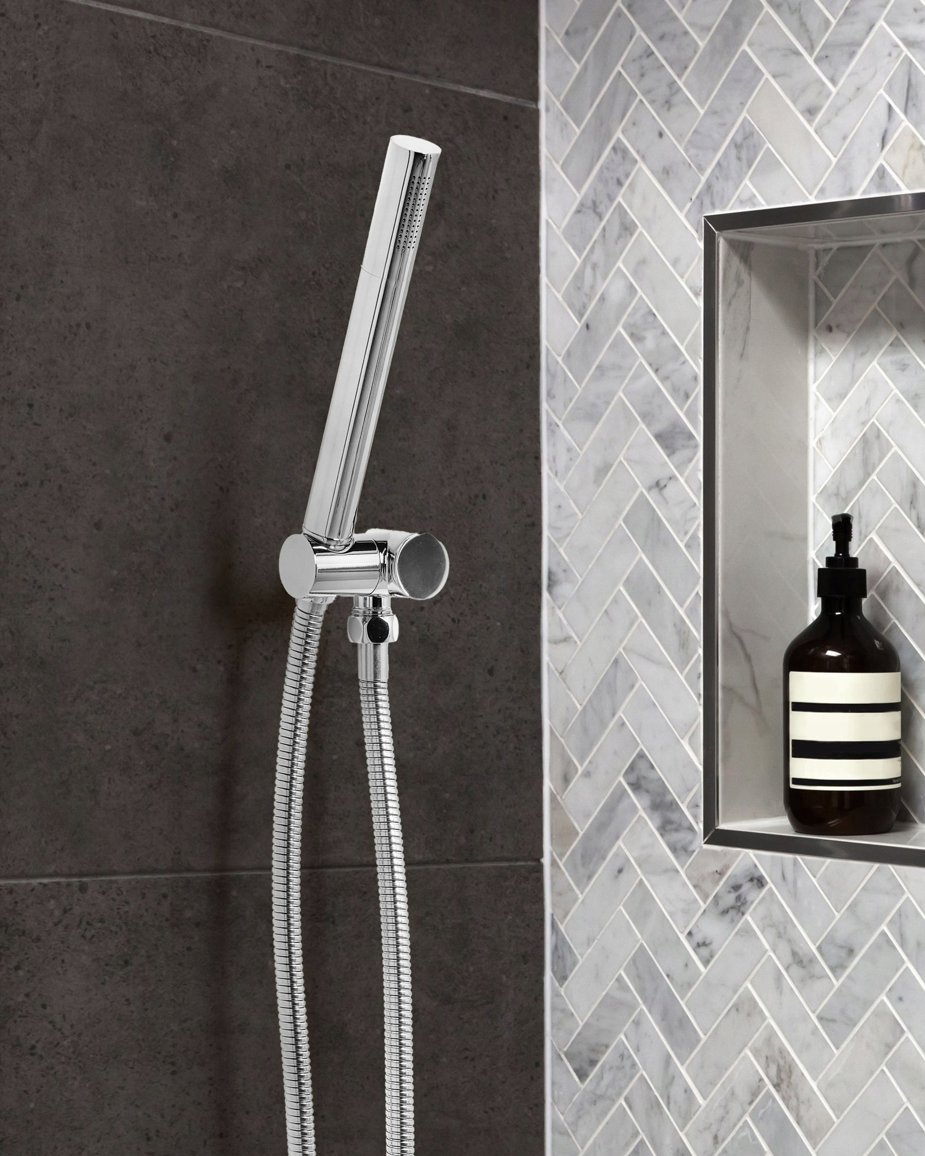 Minimalistyczny design i trwałość mosiądzu