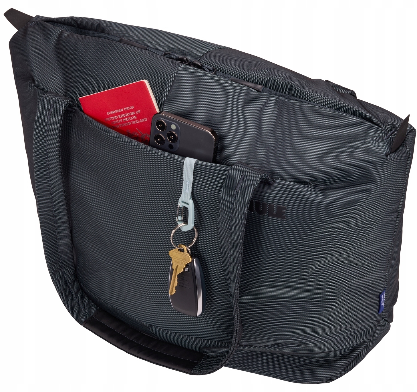 Innowacyjne funkcje podróżne – Pas bagażowy i kieszenie