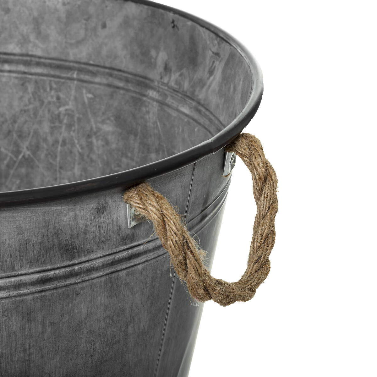 Styl vintage – Rustykalny urok w Twoim ogrodzie