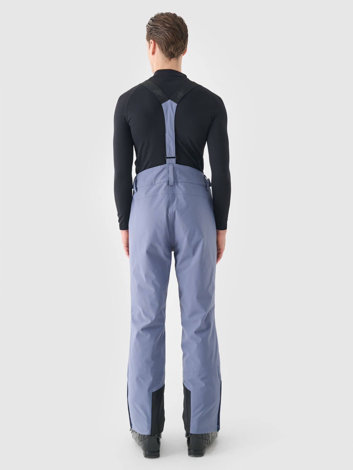 Hydrofobowa impregnacja i klejone szwy – Maksymalna funkcjonalność