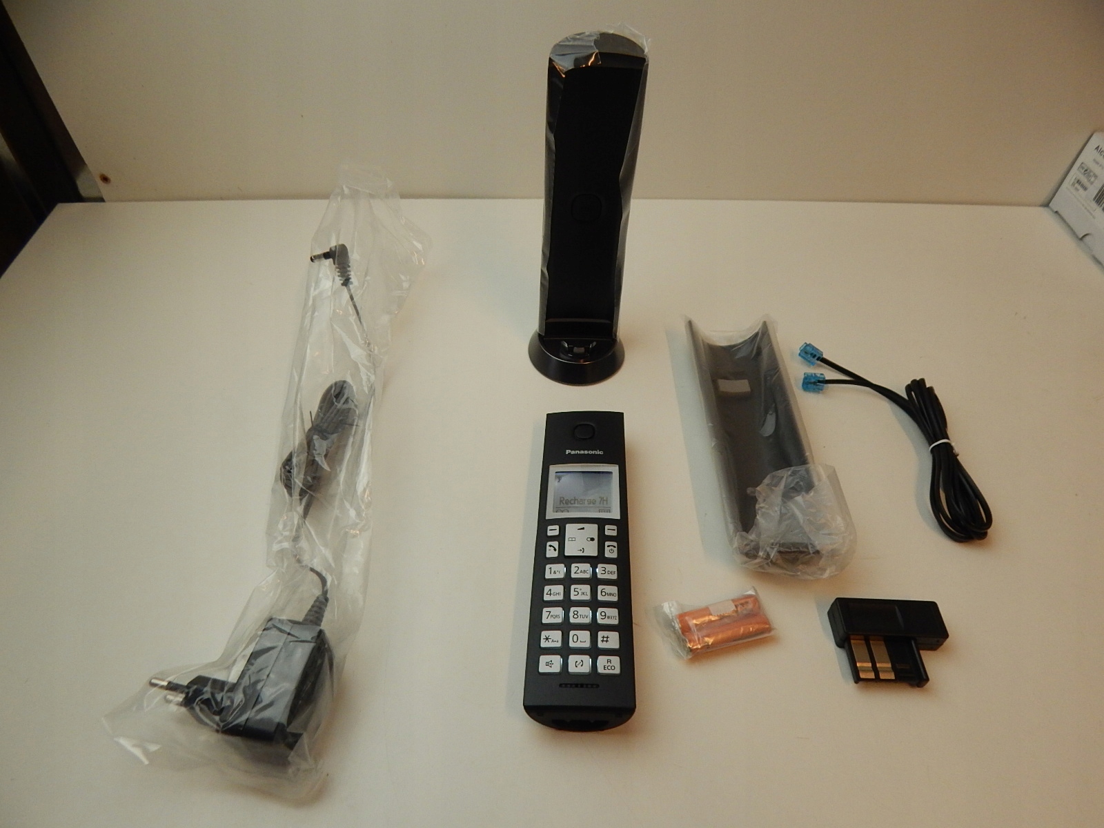 Bezprzewodowy telefon DECT z automatyczną sekretarką