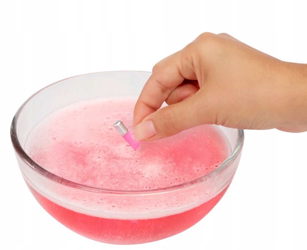 Zestaw z 12 laleczkami i 60 akcesoriami