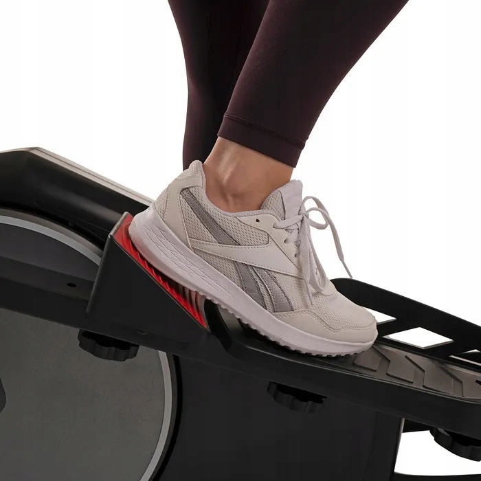 Łatwe przemieszczanie dzięki rolkom transportowym