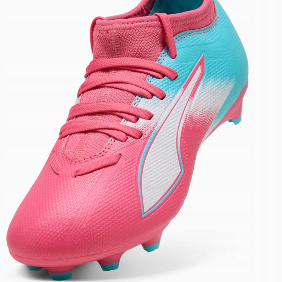 Precyzyjny kontakt z piłką – Syntetyczna cholewka