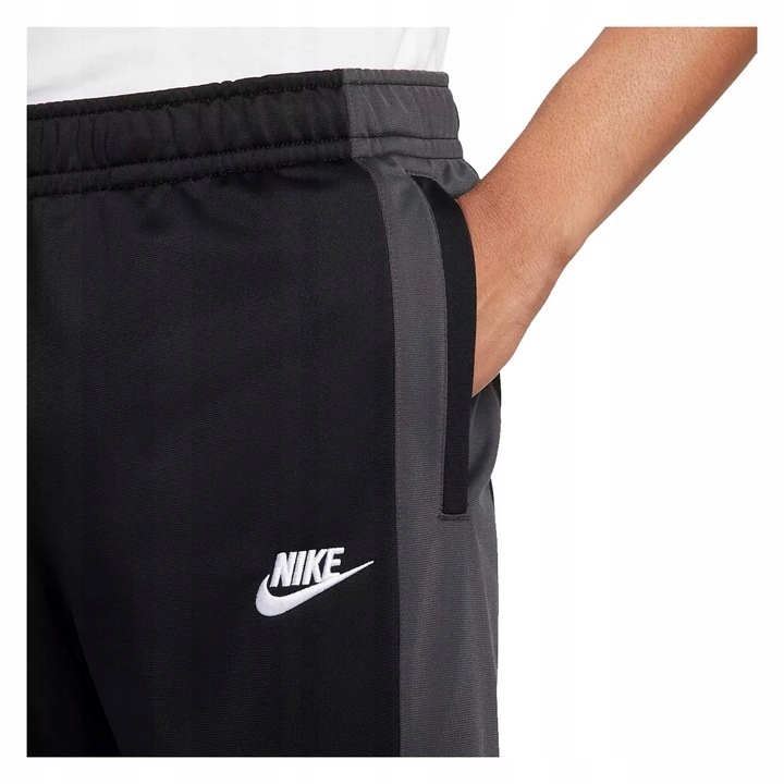 Stylowy design – Klasyczny krój z kieszeniami