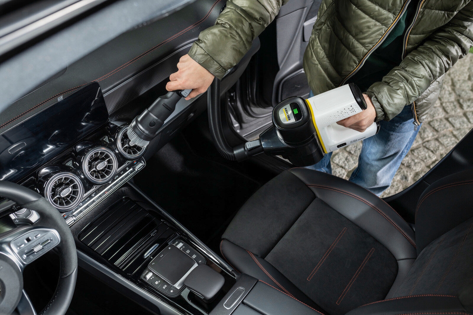 Odkurzacz Szczotka Kärcher VC 6 Cordless OurFamily Car – Idealne rozwiązanie do sprzątania