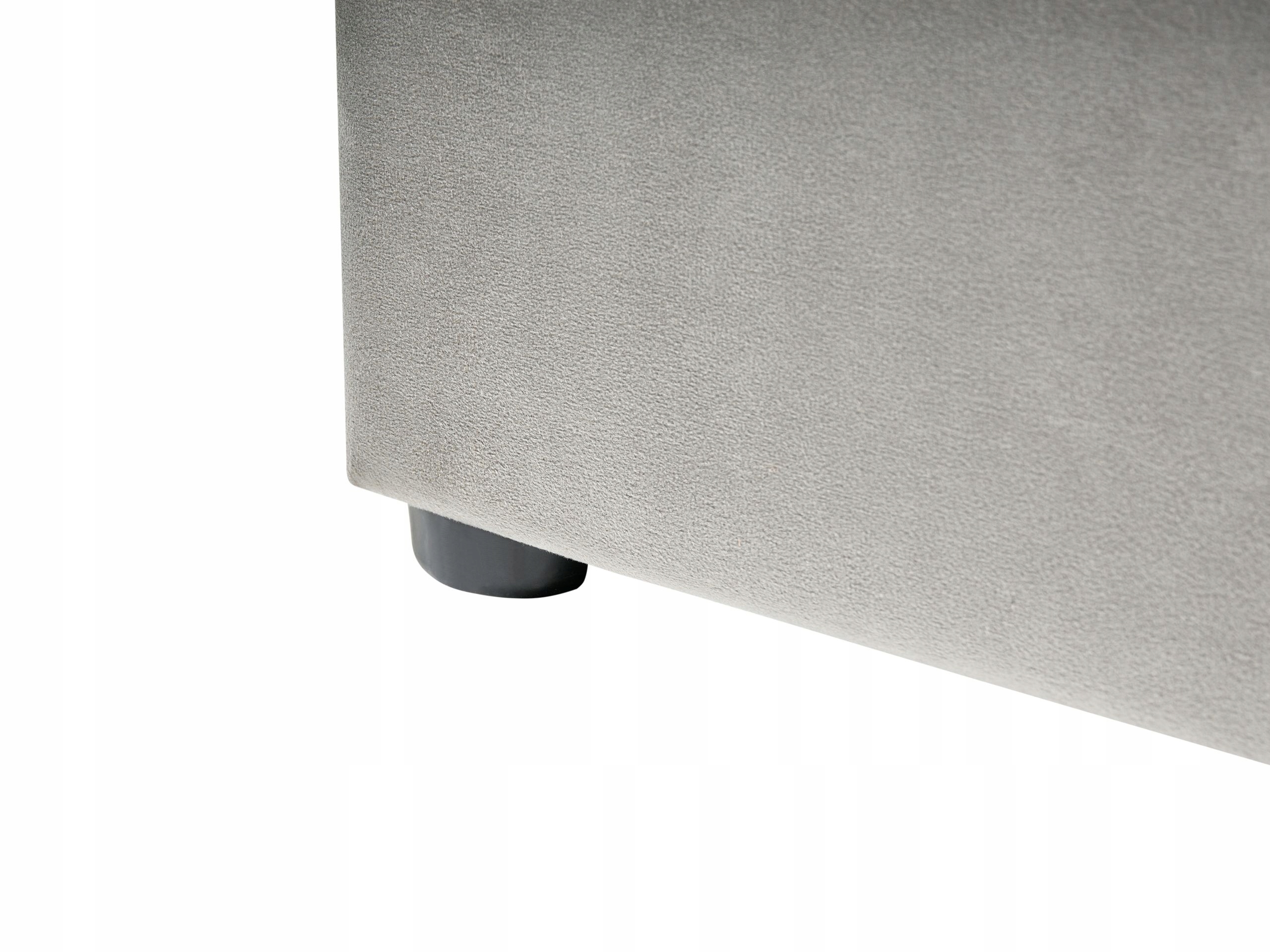 Solidna konstrukcja z drewna i metalu