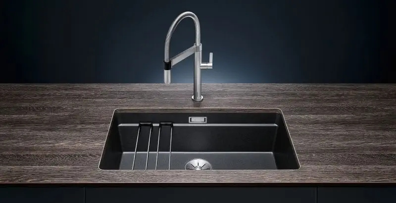 Stabilne szyny ze stali szlachetnej – wygoda użytkowania