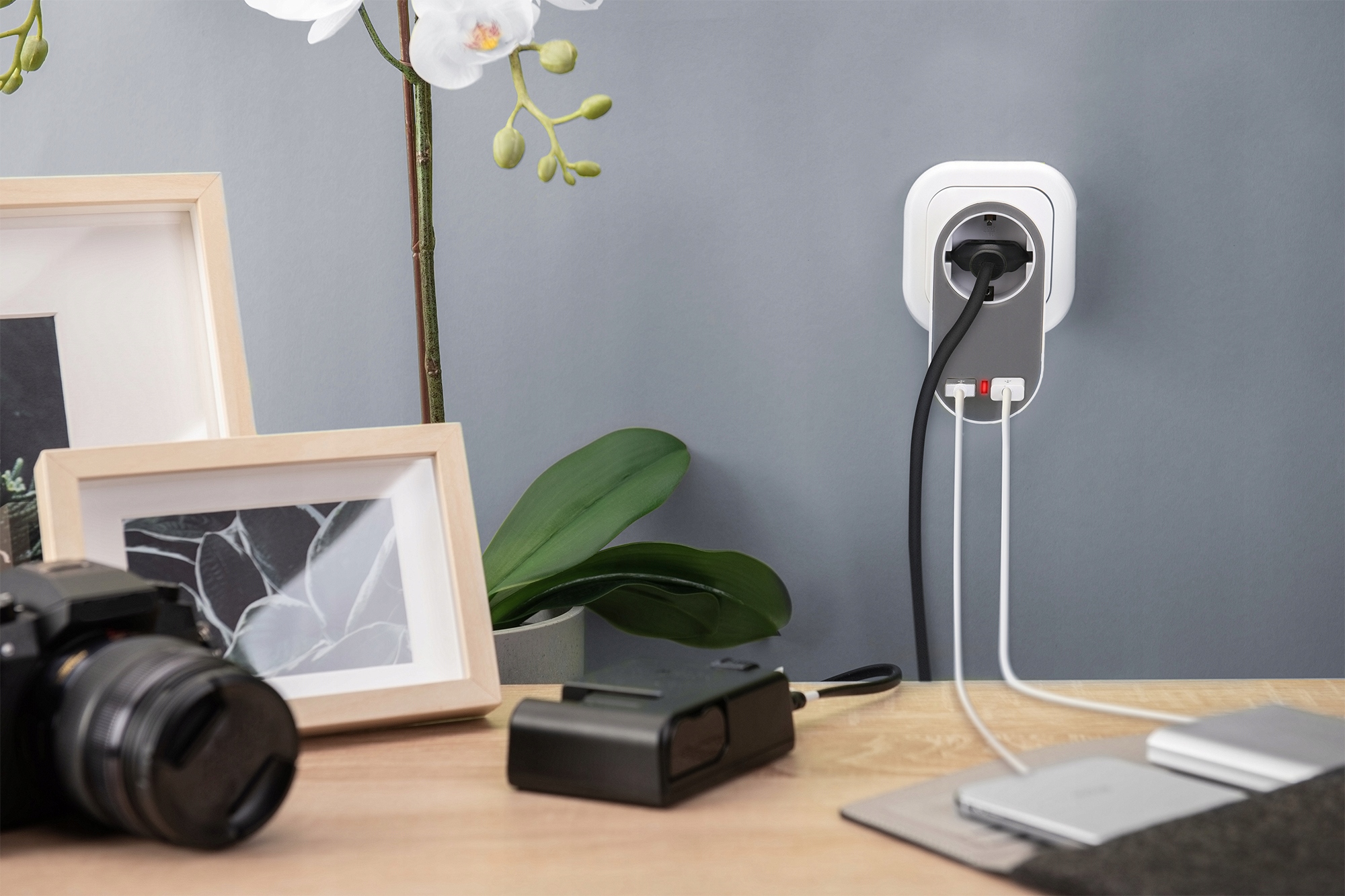 Zintegrowane gniazdko uziemione dla dodatkowej funkcjonalności