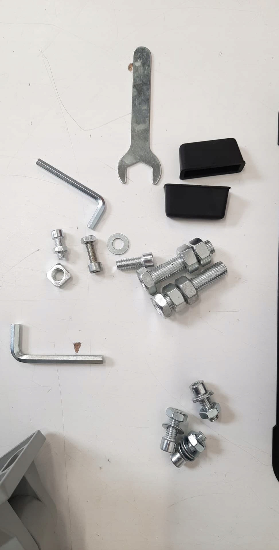 Stabilna konstrukcja z blachy stalowej