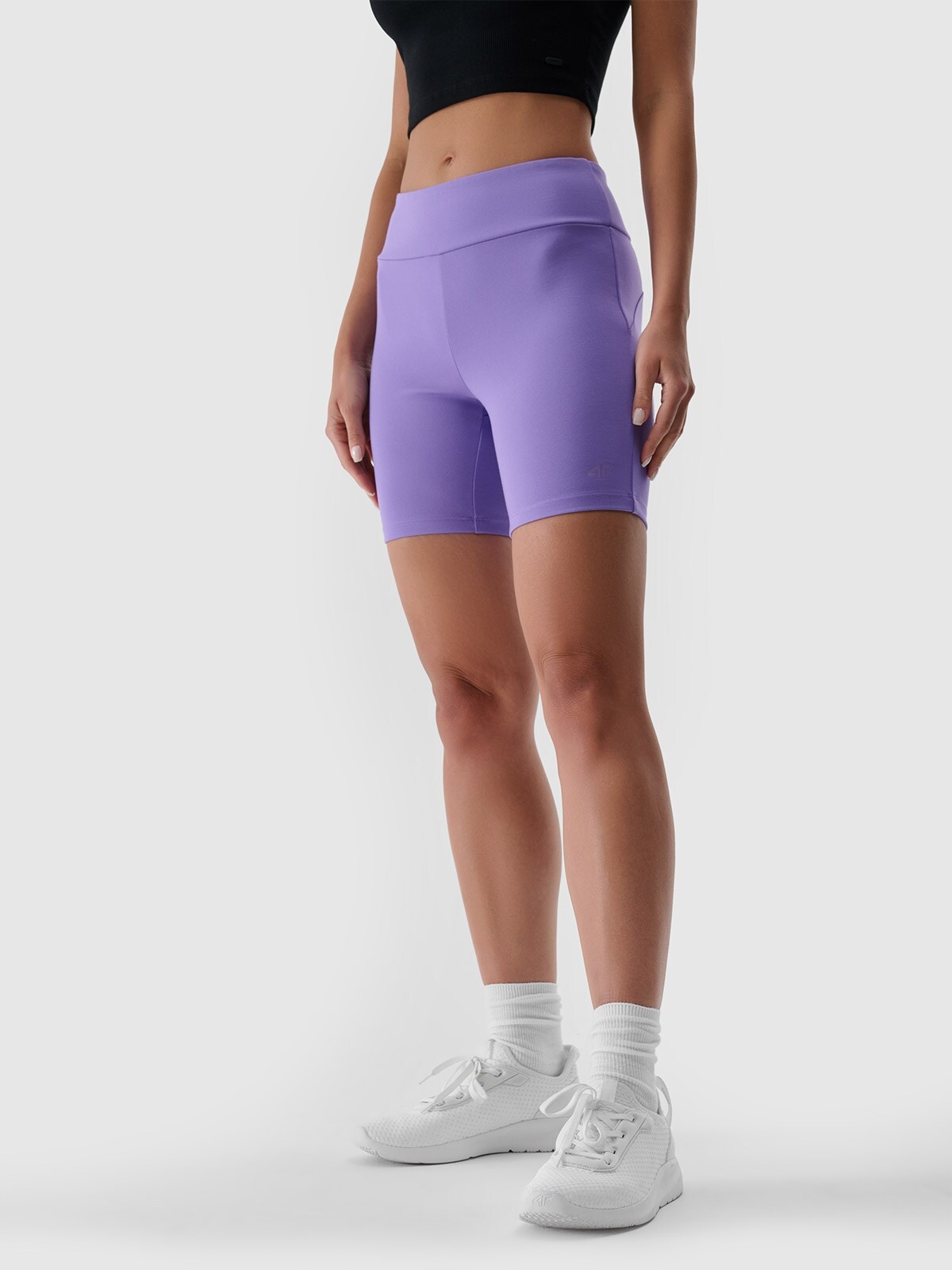 Legginsy krótkie sportowe damskie 4F fiolet – Idealne do biegania i na siłownię