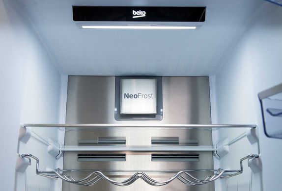 Oświetlenie LED (z metal wall)